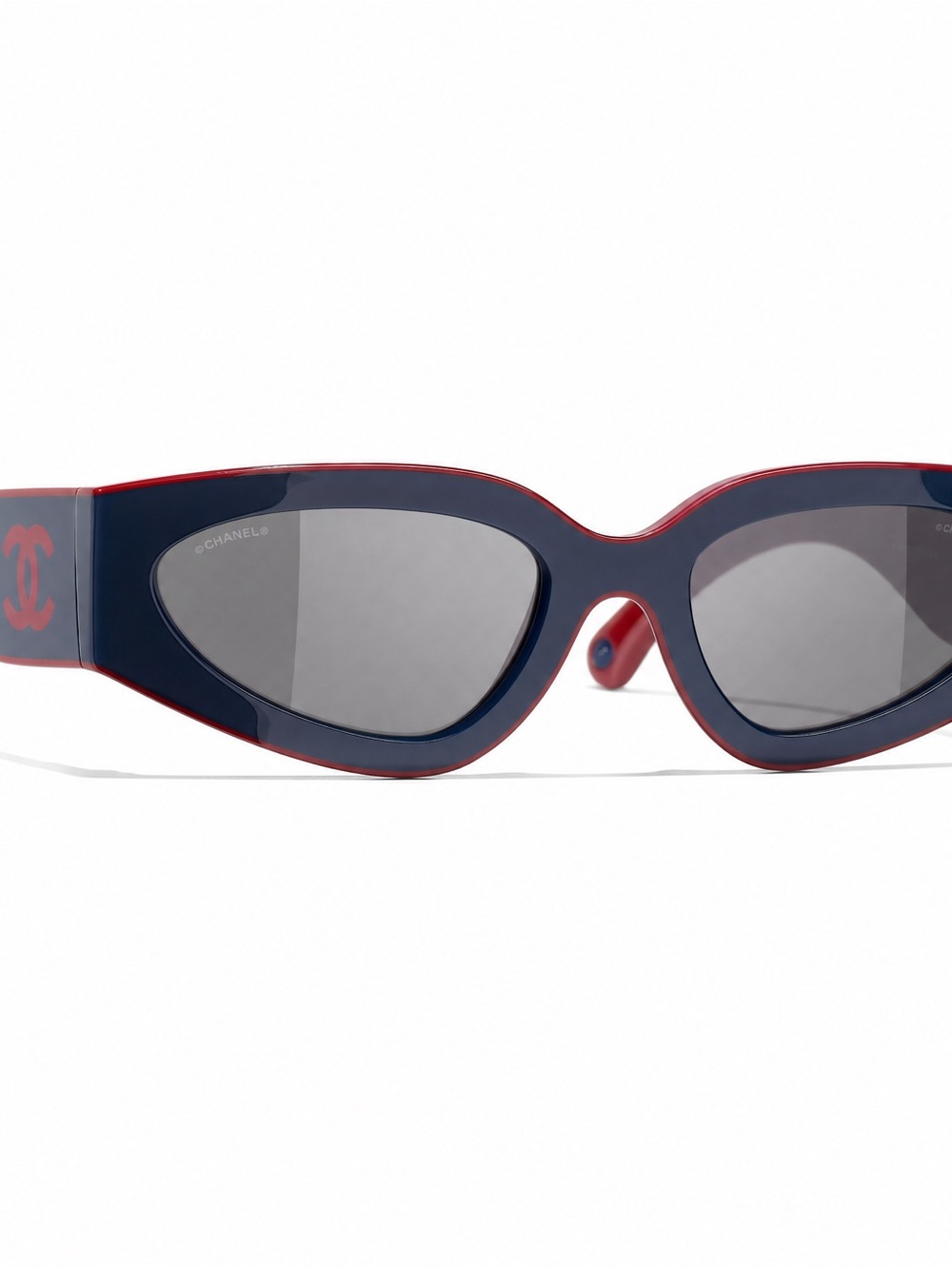 CHANEL Navy and Red Cat-Eye Sunglasses with Gray Lenses